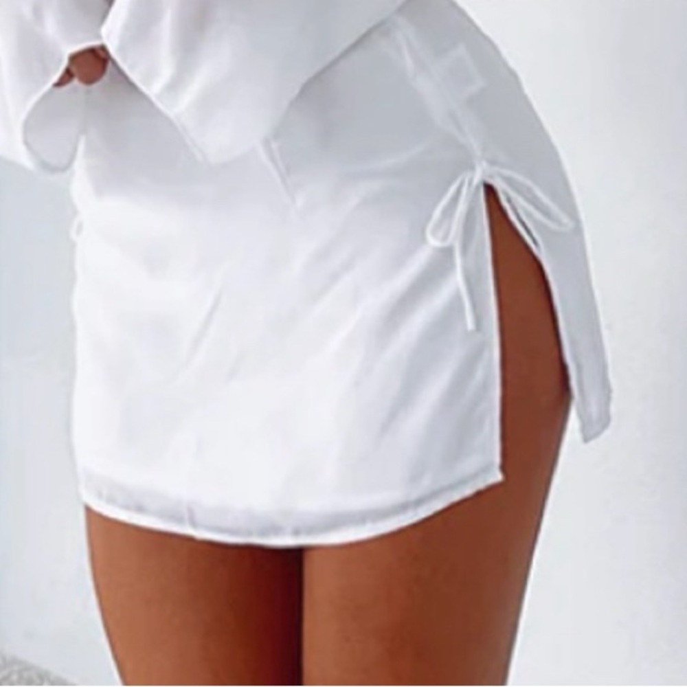 WHITE FOX NWT New Flame Mini Skirt in WHITE